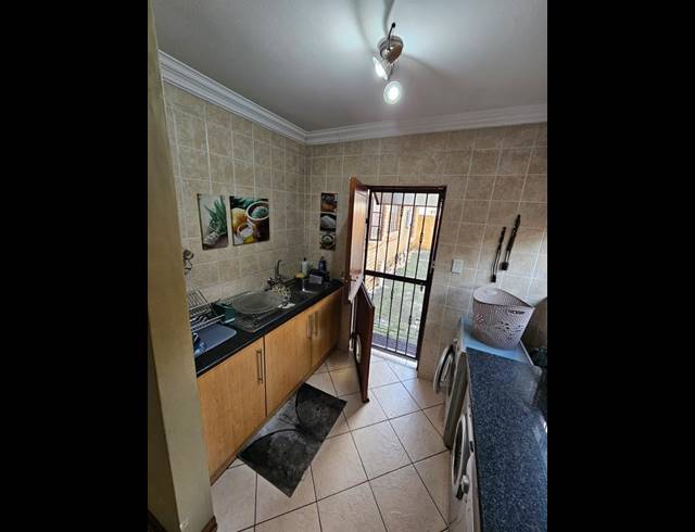 3 BEDROOM TOWNHOUSE FOR SALE IN THE REEDS
